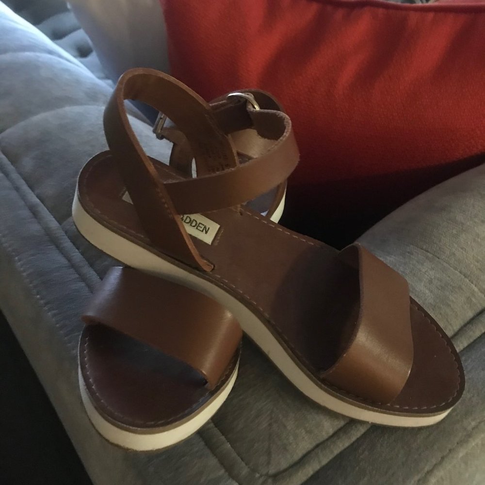 Steve Madden Deluxe Sandal